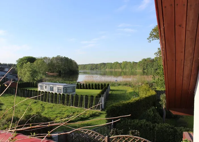 Orman Evi Nad Jeziorem Bystrzyna Świdwin