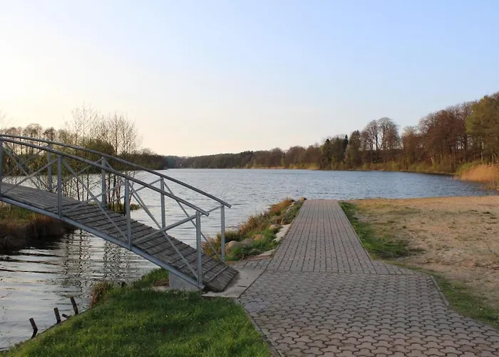 Orman Evi Nad Jeziorem Bystrzyna